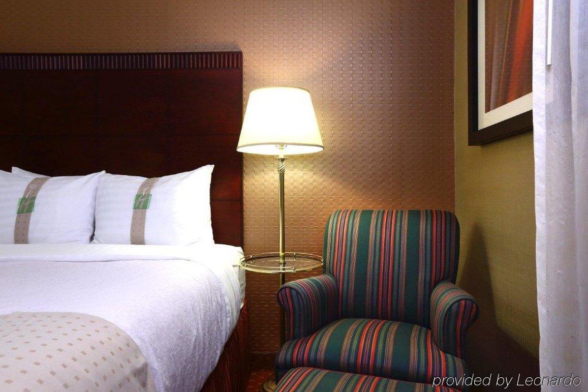 Bramalea Hotel Брамптън Стая снимка